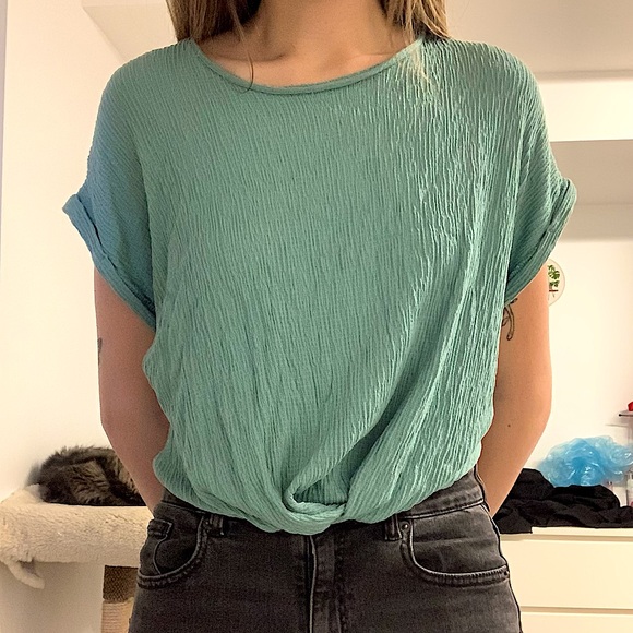 Dynamite Short Sleeve Pleated Green Top - Picture 1 of 3